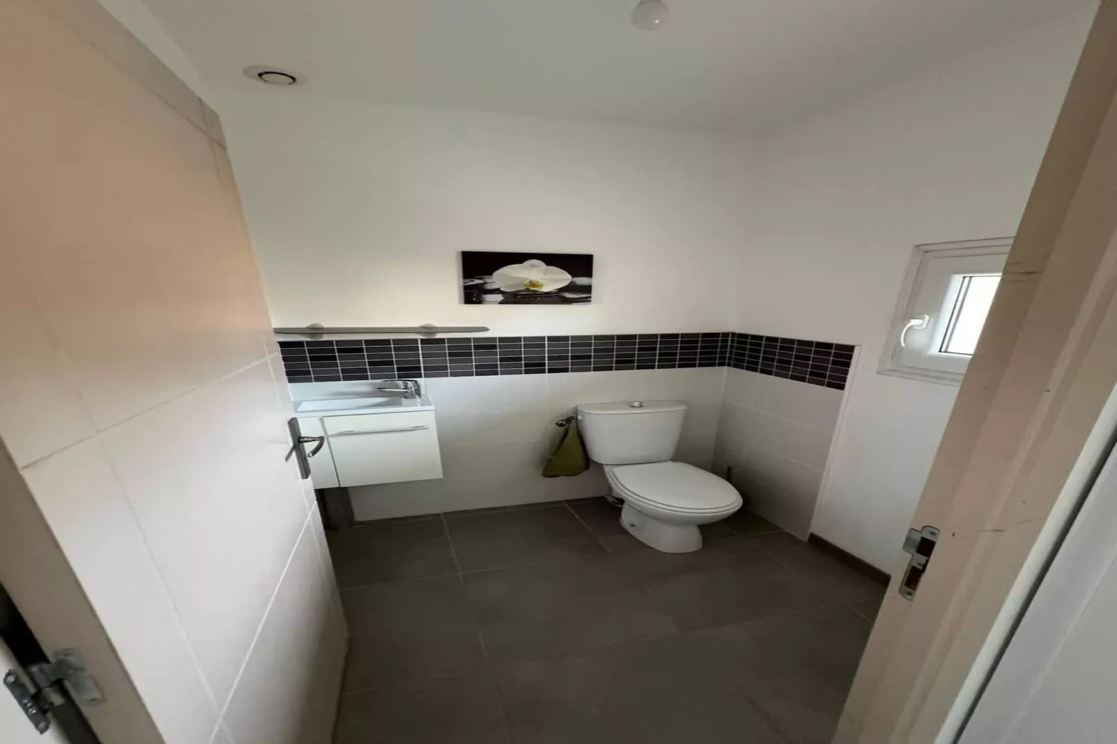 42 Valras Charme &-Badkamer