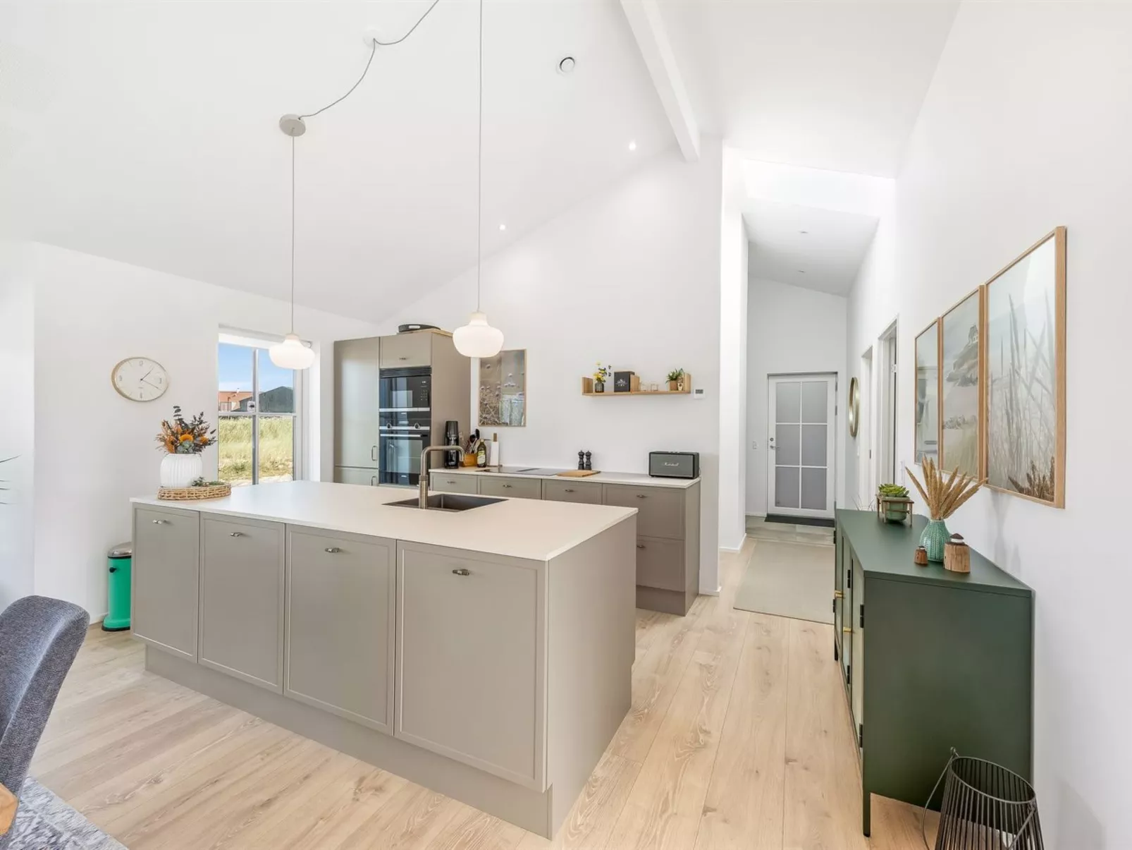 "Tjure" - 500m from the sea-Binnen