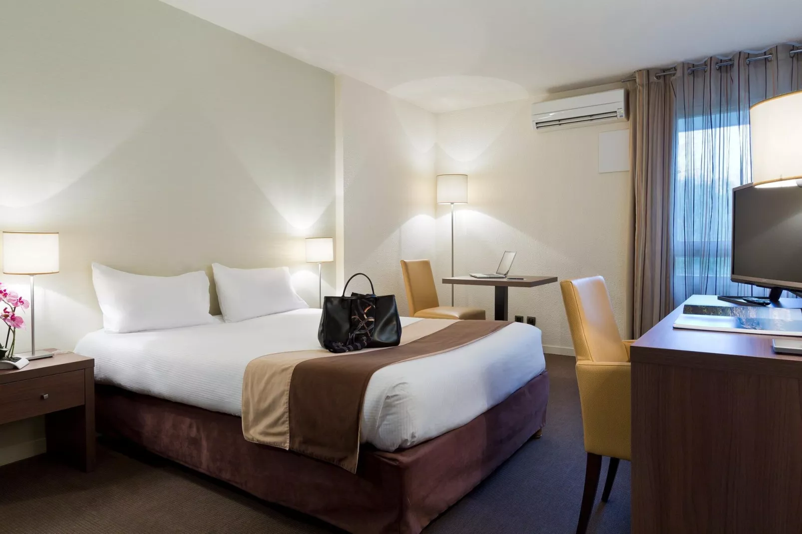 Superior Studio park/pool view - LA RESERVE-Slaapkamer