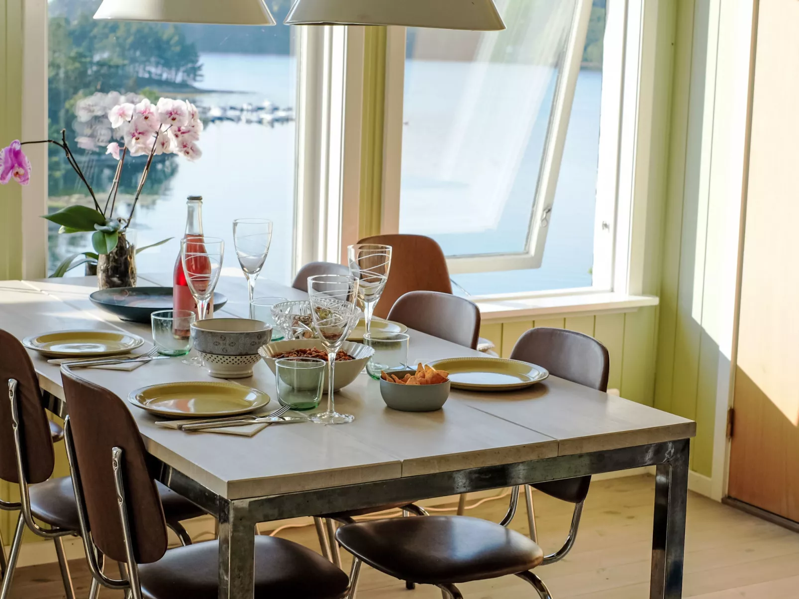 Lauvlid Cottage-Binnen