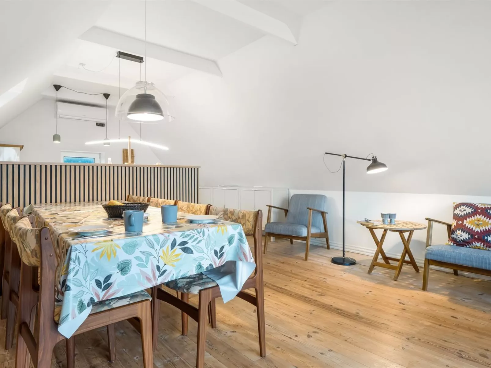 "Raika" - 25m to the fjord-Binnen