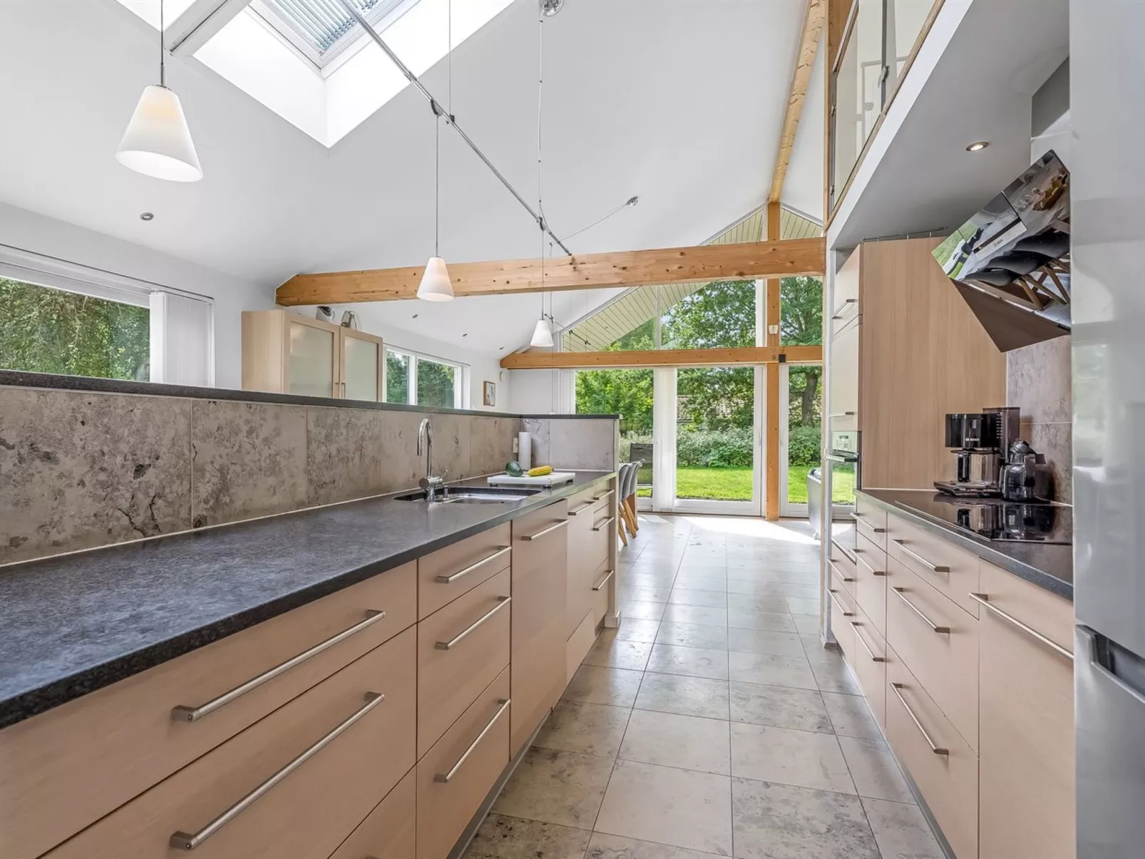 "Talitha" - 40m from the sea-Binnen