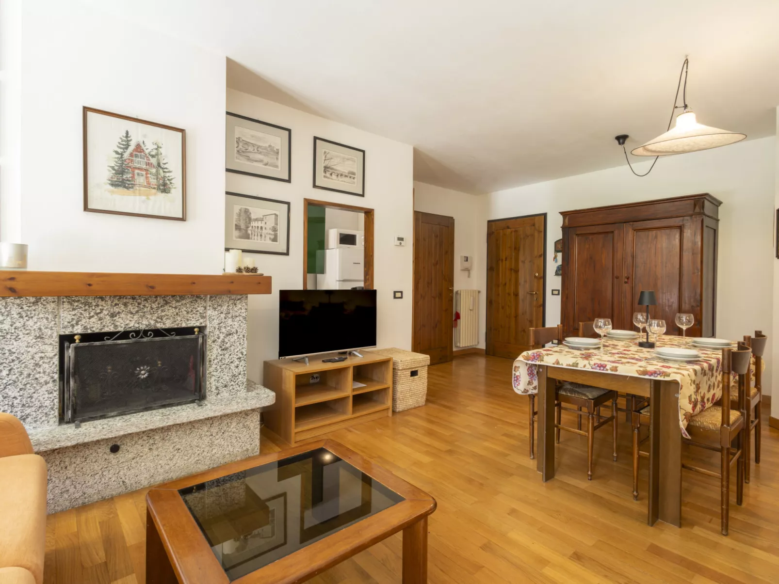 Monte Confinale Garden View-Binnen