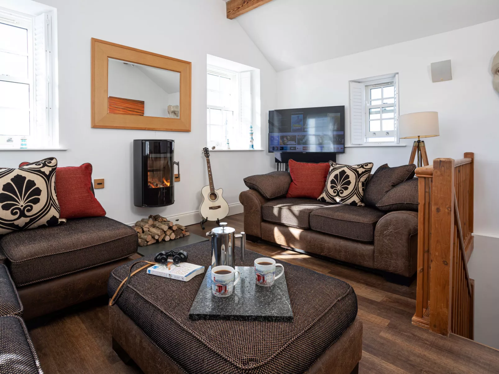 Lighthouse Cottage-Binnen