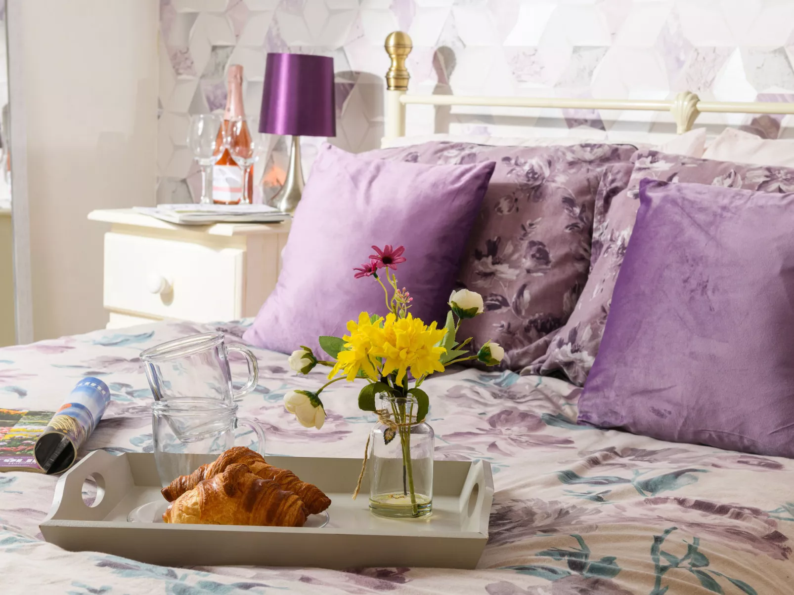 Golygfa o'r Castell - Castle Views-Binnen