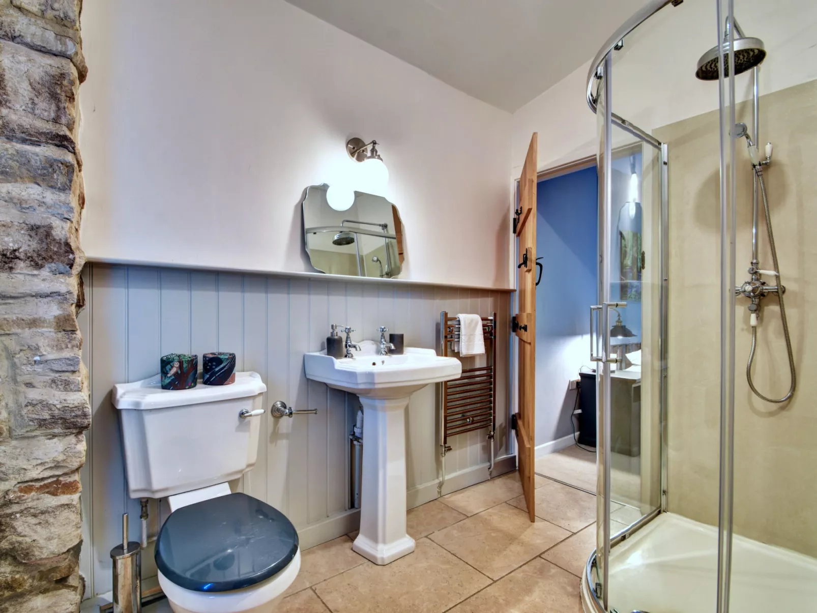 Stable Cottage-Binnen