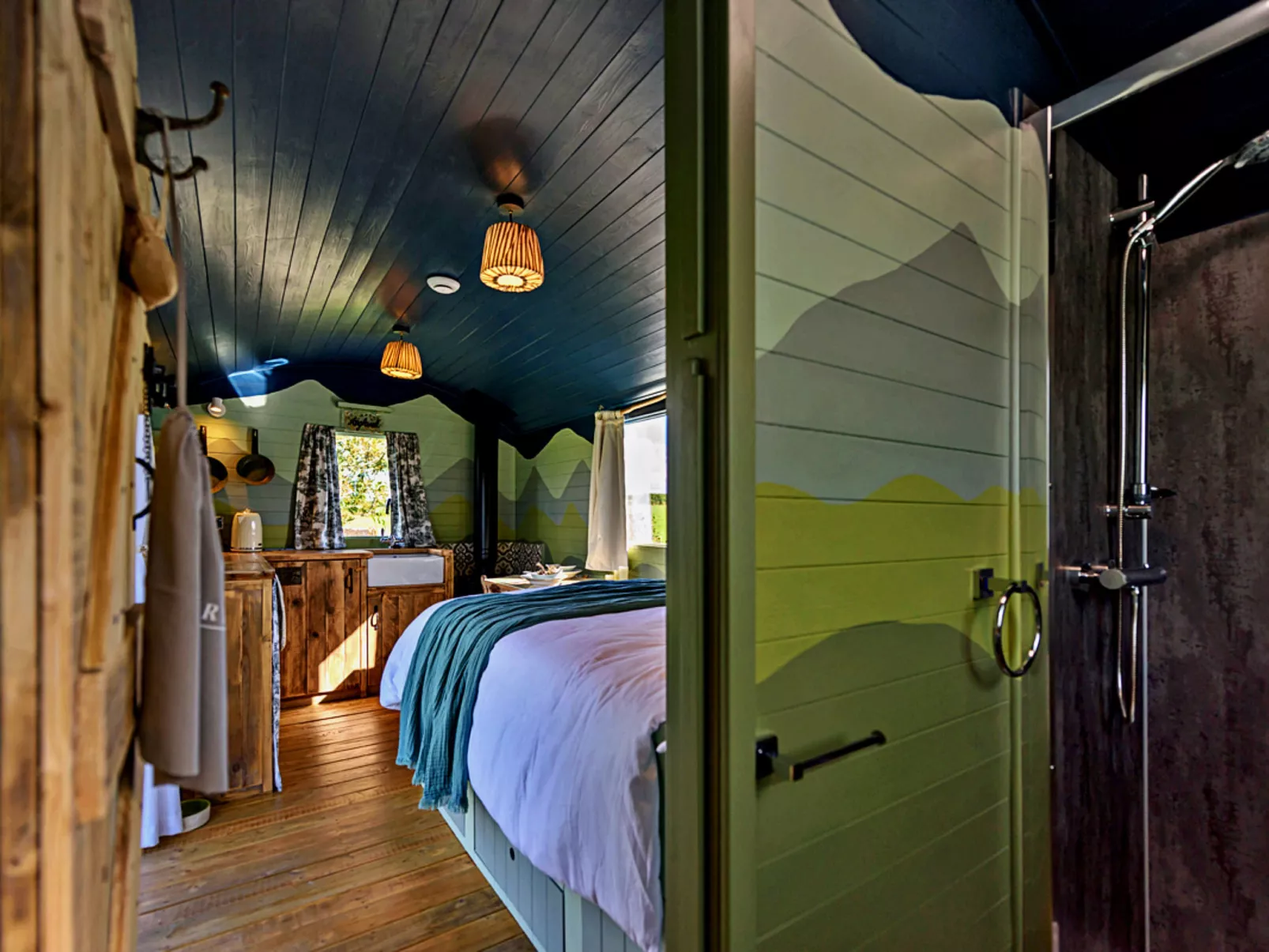 'Angharad' Poachers Hut-Binnen