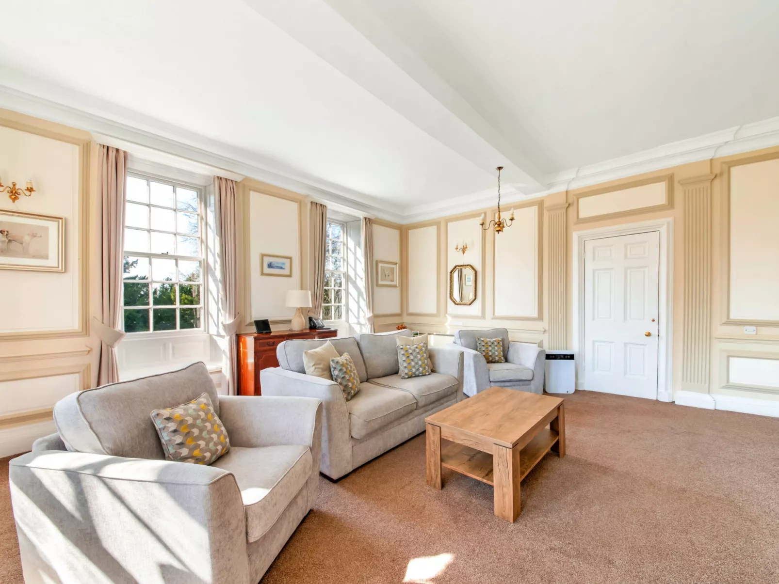 Sutton Hall Apt - Binnen