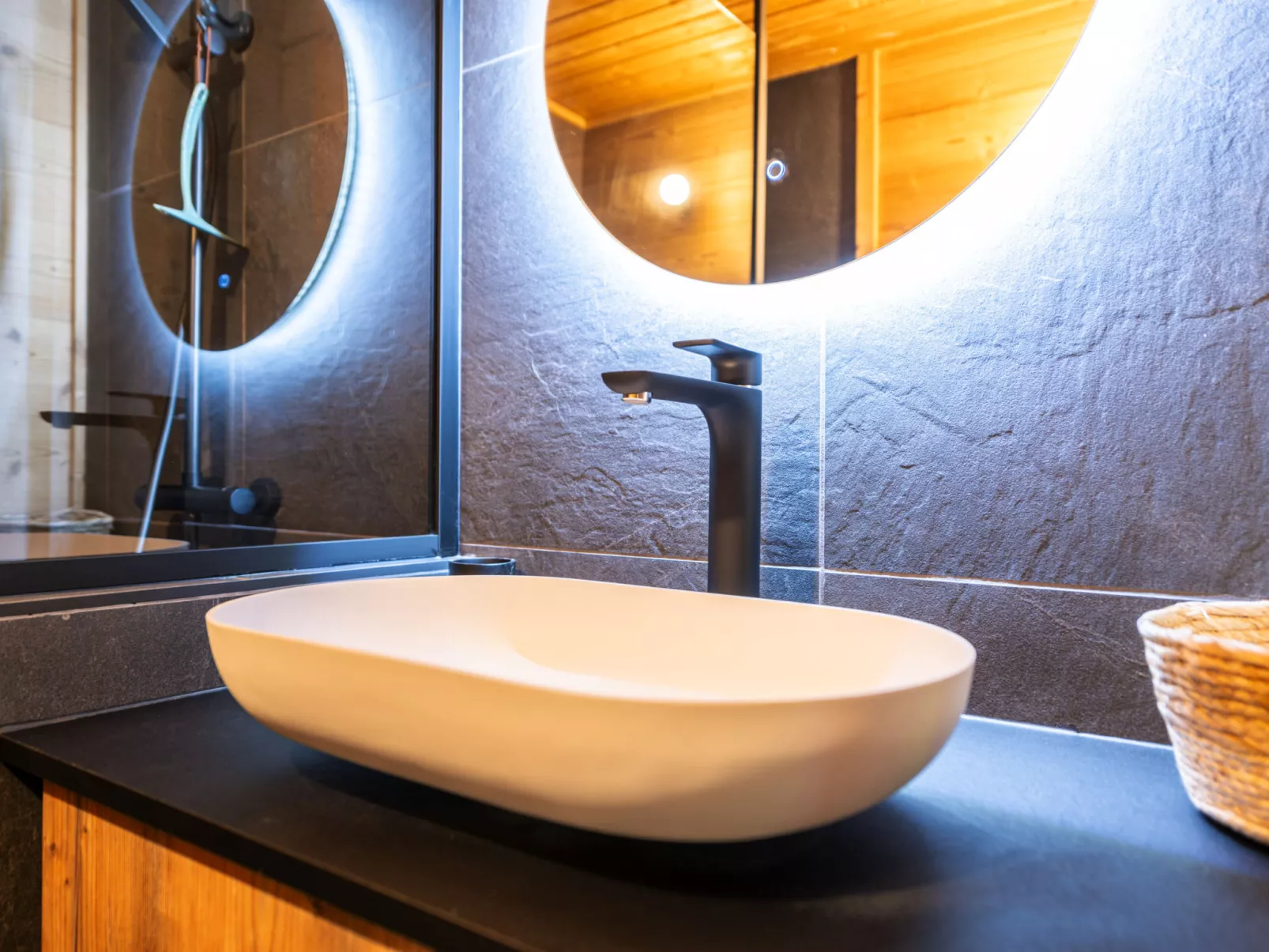 BOIS DE CHAMPELLE-Binnen