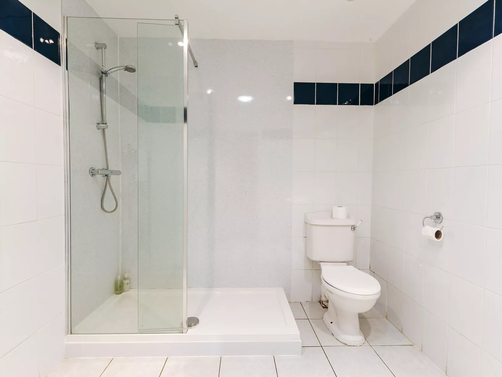 Netley Hall - Poppy-Binnen