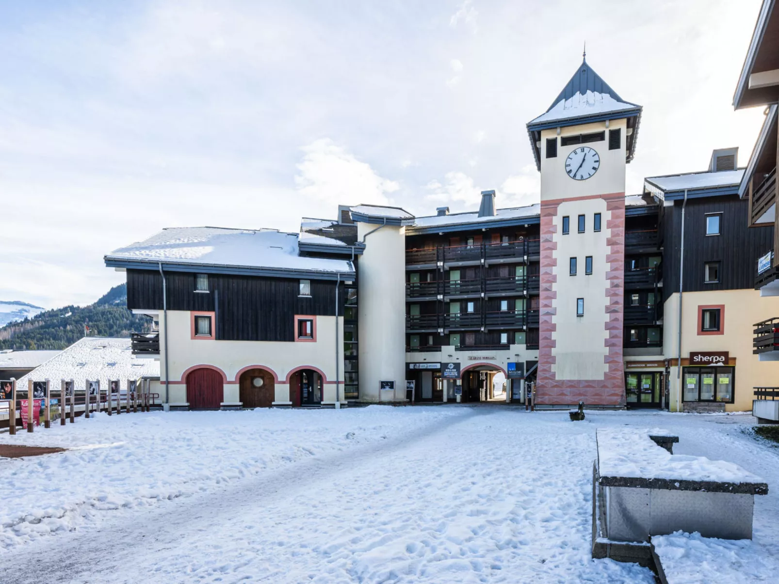 Grand Morillon-Buiten