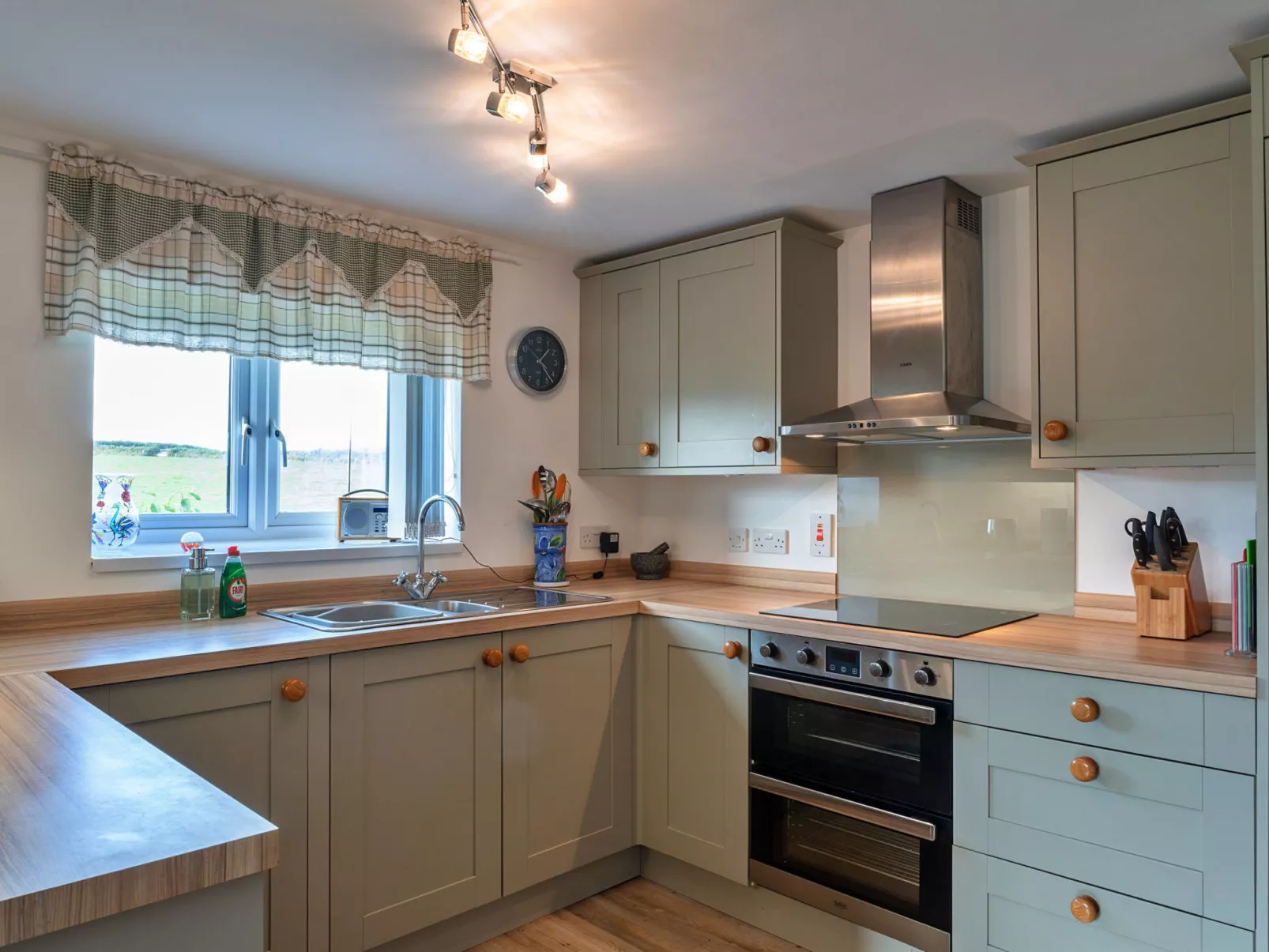 The Barn at Prowses Farm-Binnen