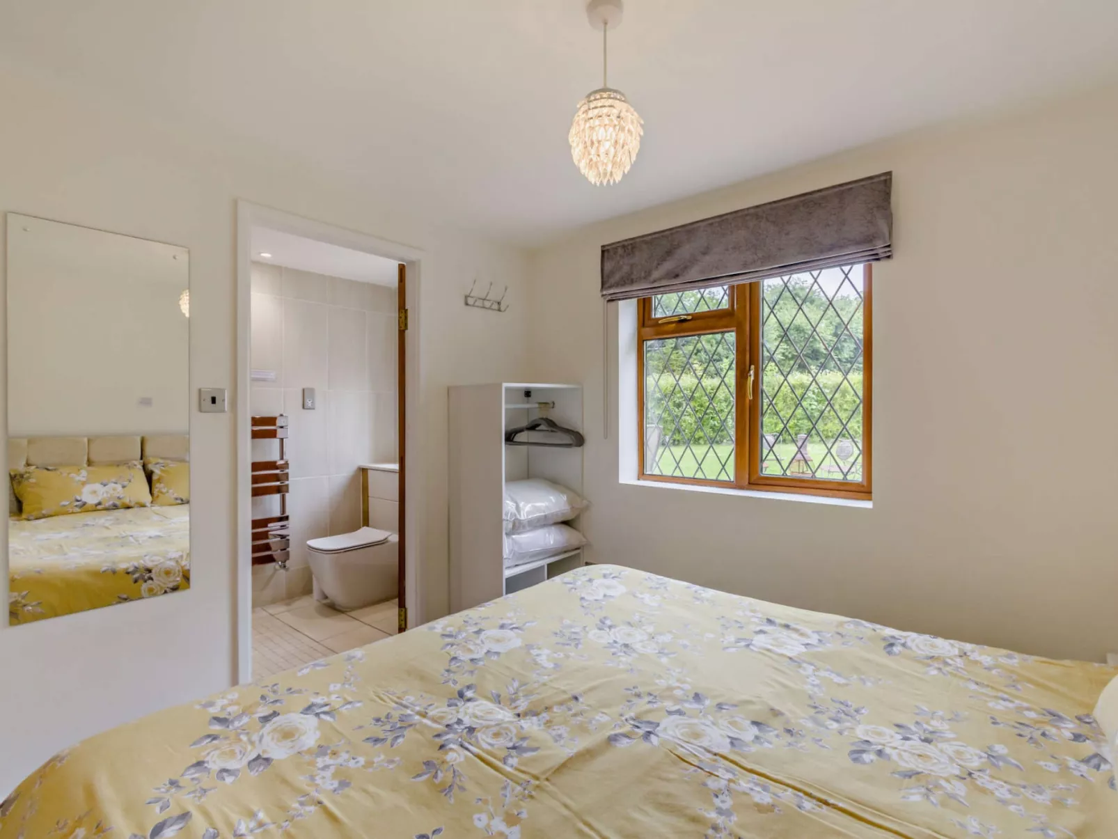 The House at No. 47-Binnen