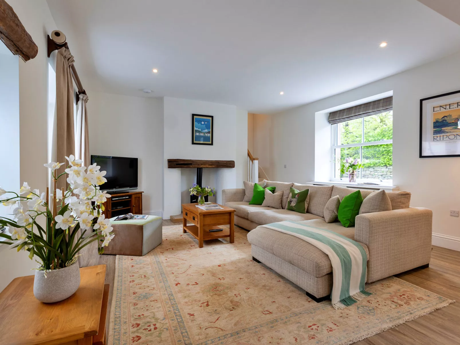 The Old Estate Office Nr Grantley Hall-Binnen