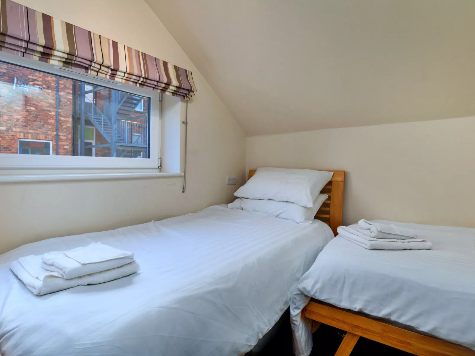 The Boat House - Binnen