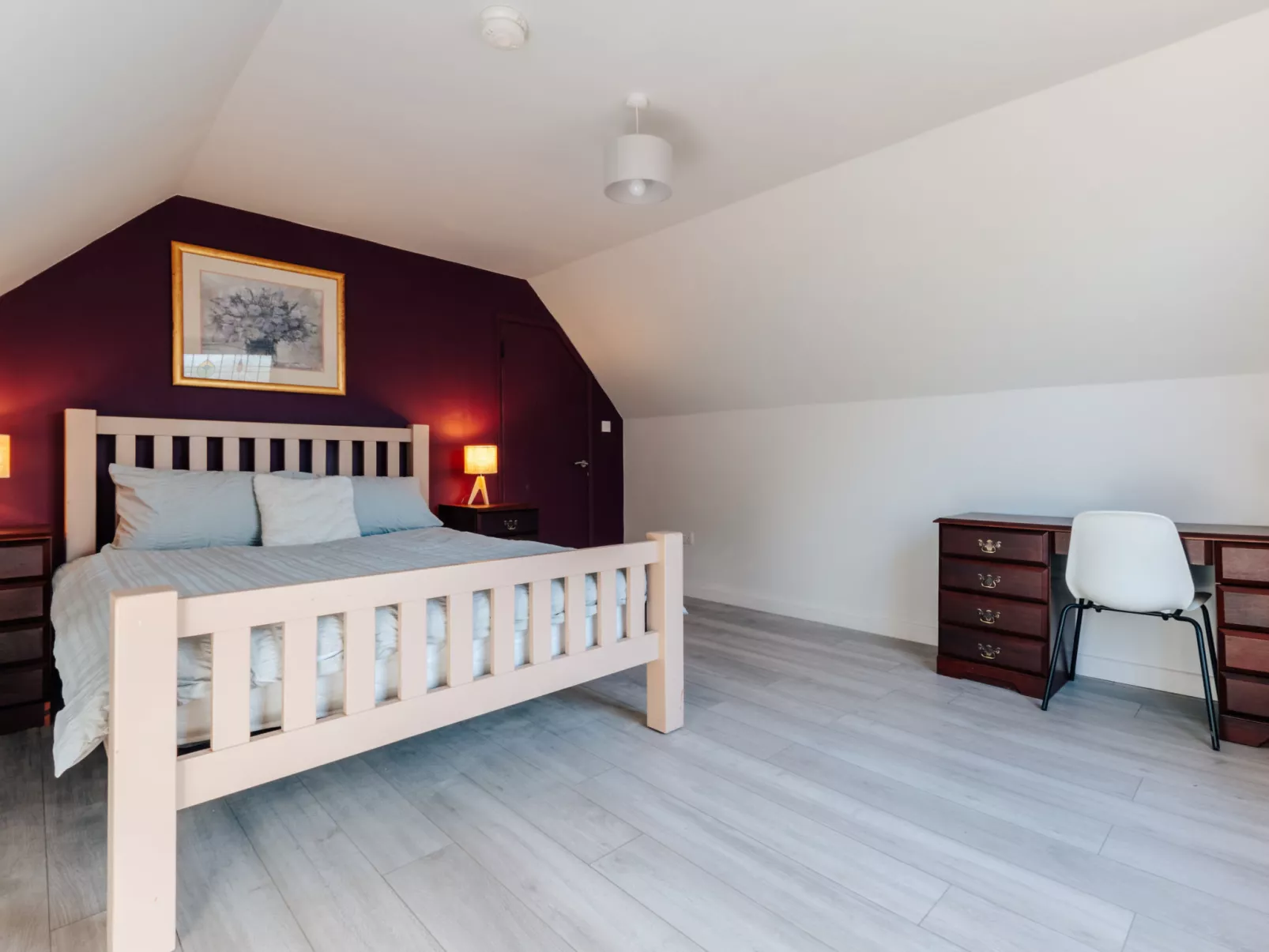 Hazel Rose Cottage-Binnen