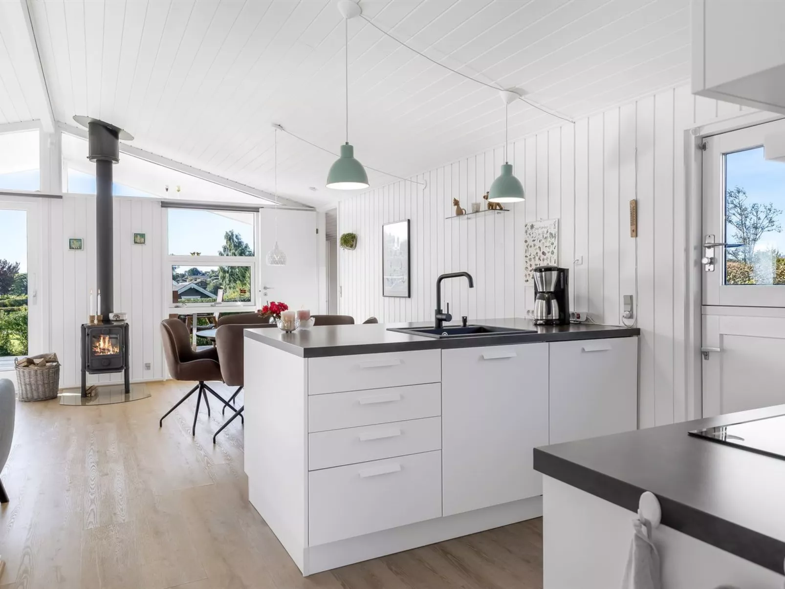 "Quanna" - 450m from the sea-Binnen