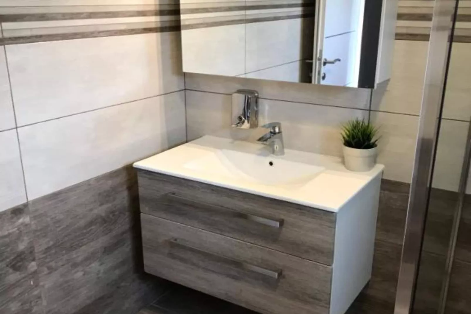 Villa Rubčić - Double room with Terrace and Poold View - (8)-Badkamer