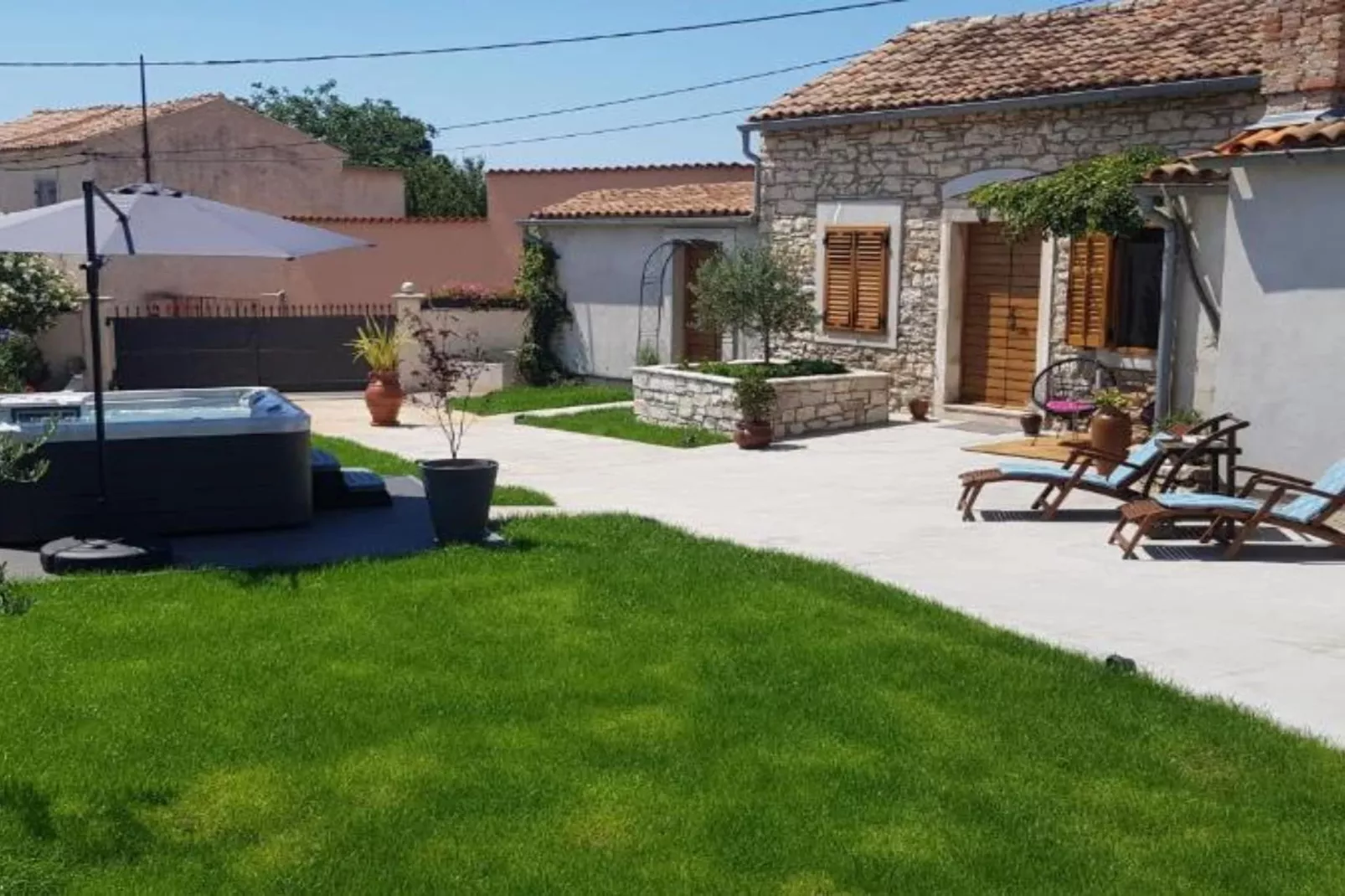 Two bedroom apartment ( Second floor) -(A2)-Buitenlucht