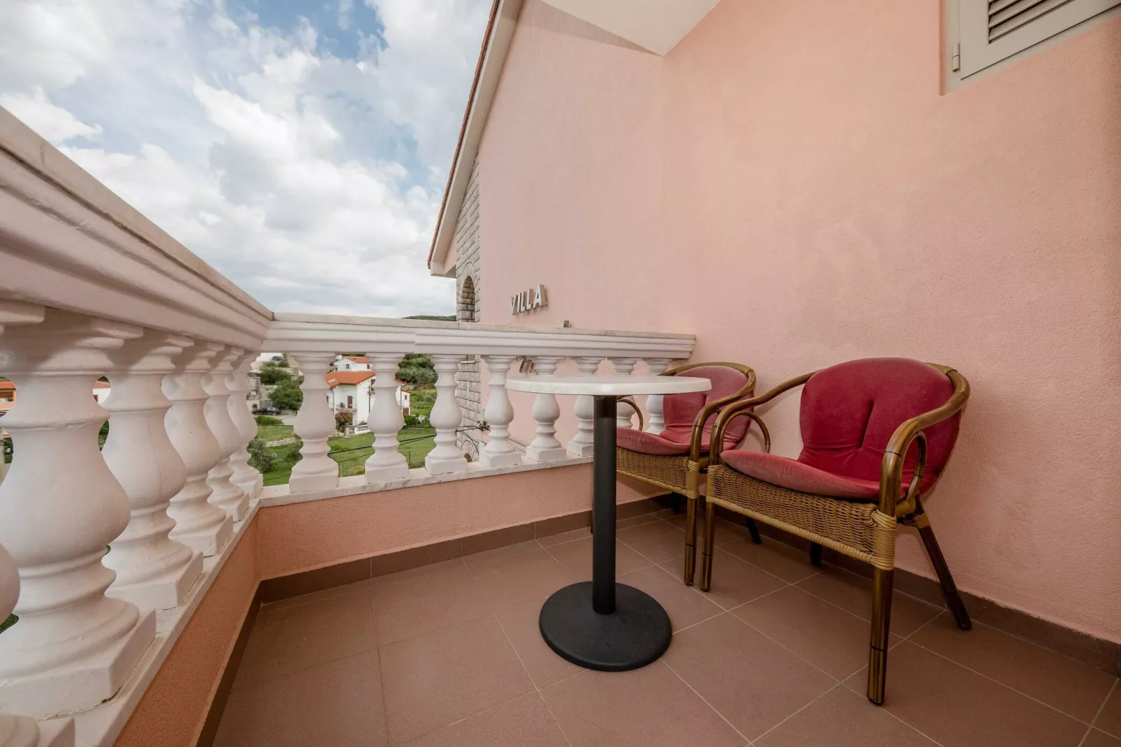 Guest House Villa Anggela - Classic Double room with Balcony and Sea View (BR1)-Buitenlucht