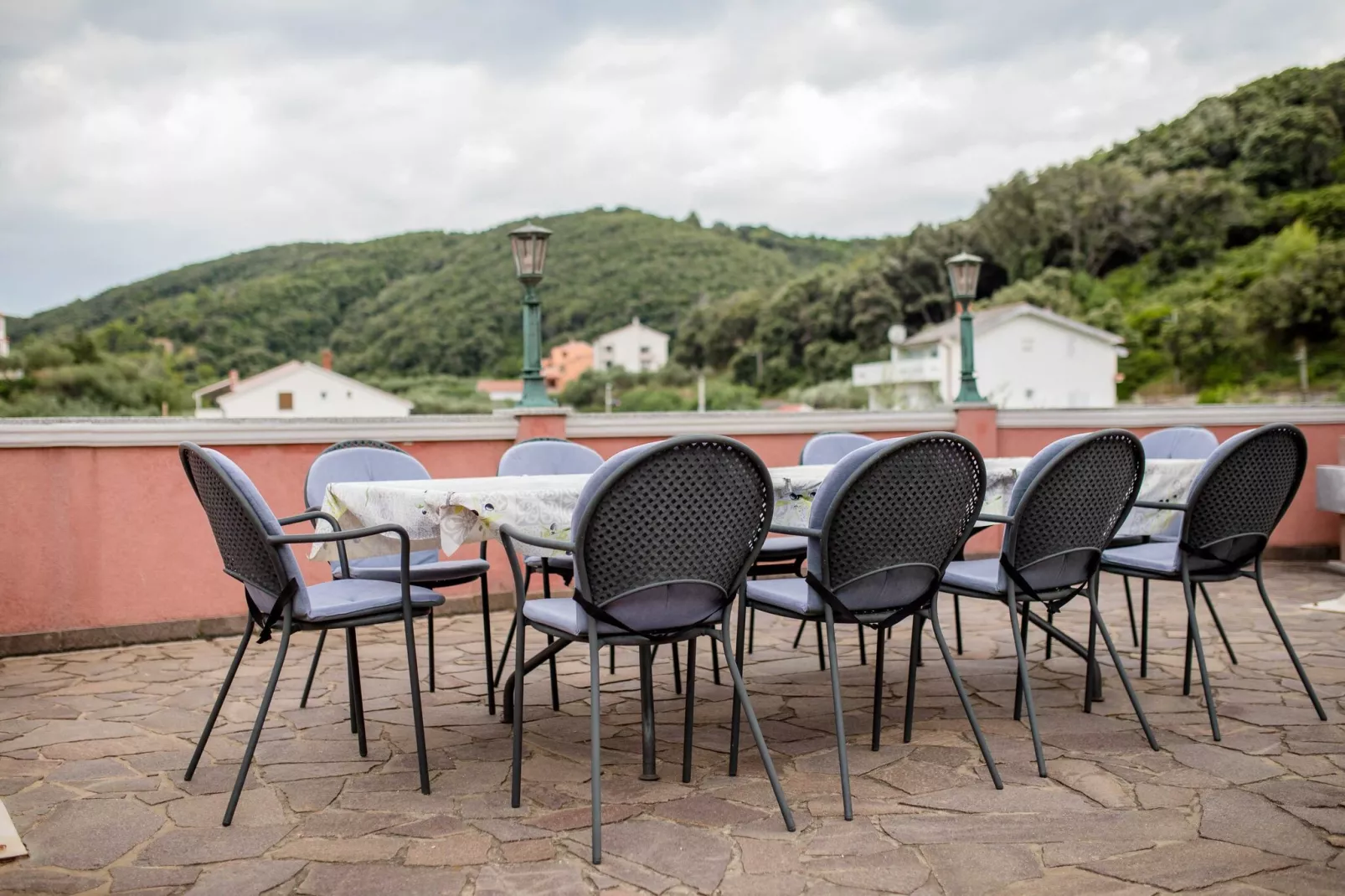 Guest House Villa Anggela - Triple room with Balcony and Garden View (Br.5)-Buitenlucht