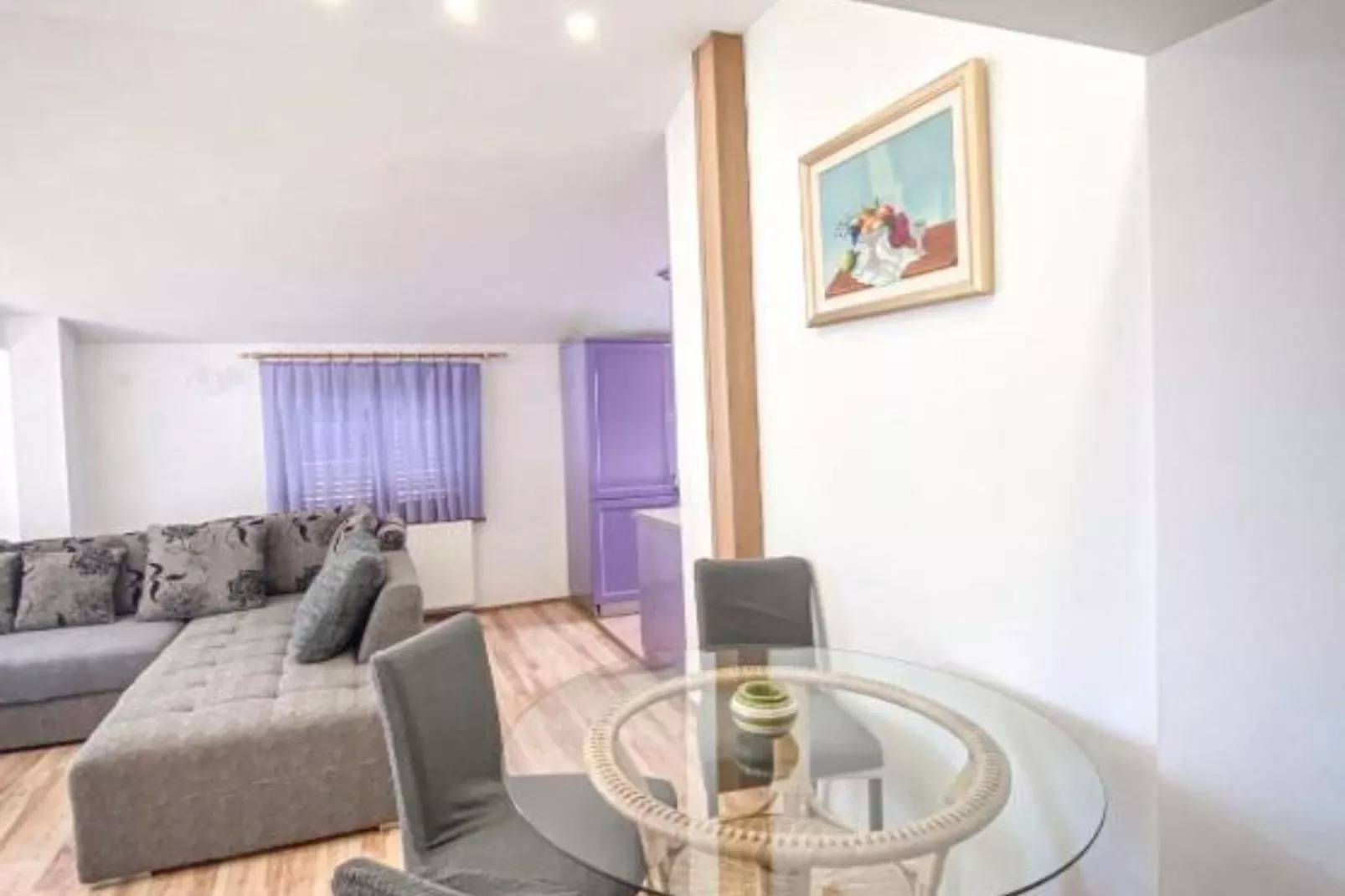 Peaceful Apartments With Style - Classsic Two Bedroom Apartment-Buitenlucht