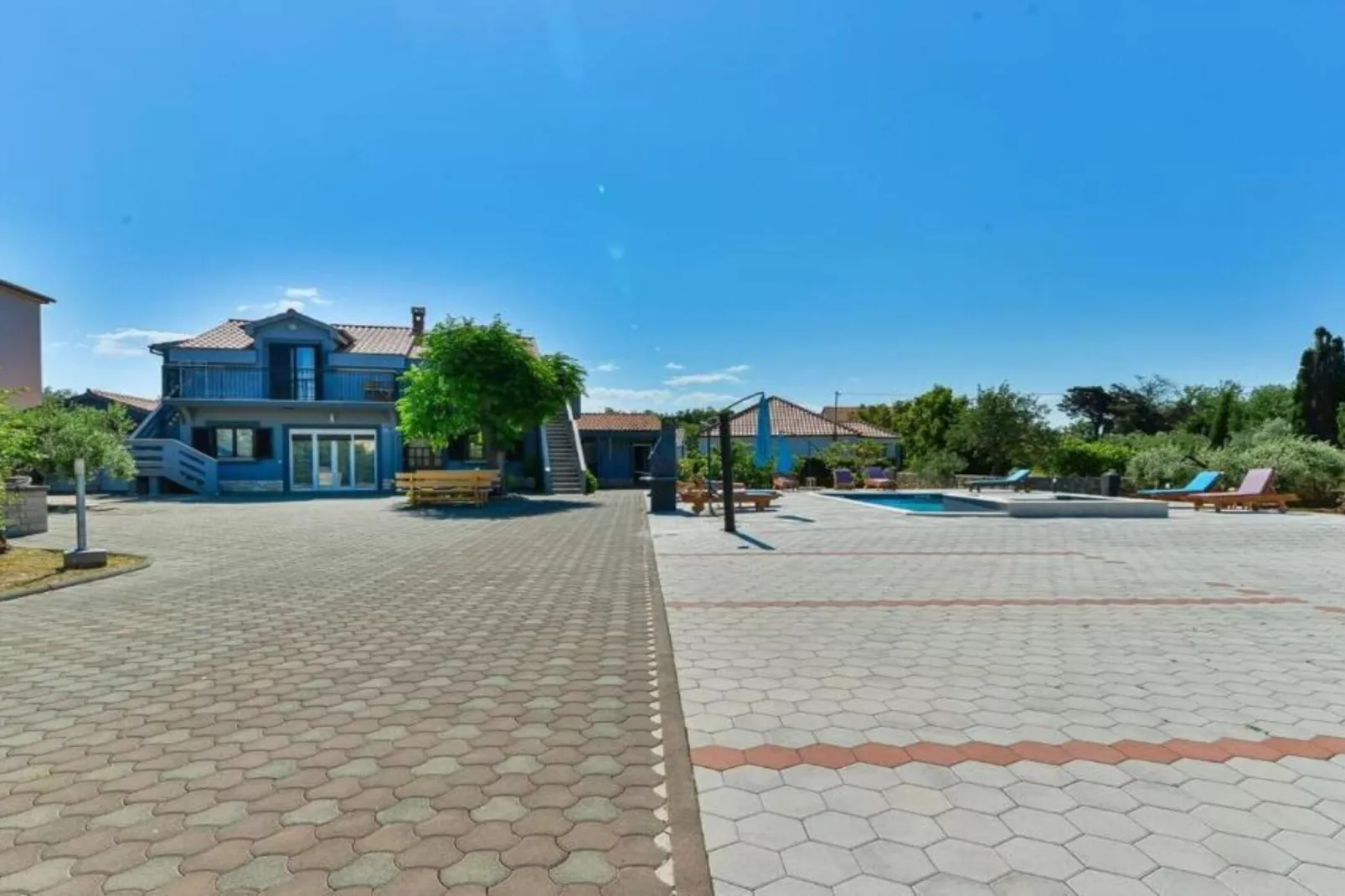 Apartments Franica with Heated Pool and Hot-Tub - One Bedroom Apartment with  Balcony-Buitenlucht