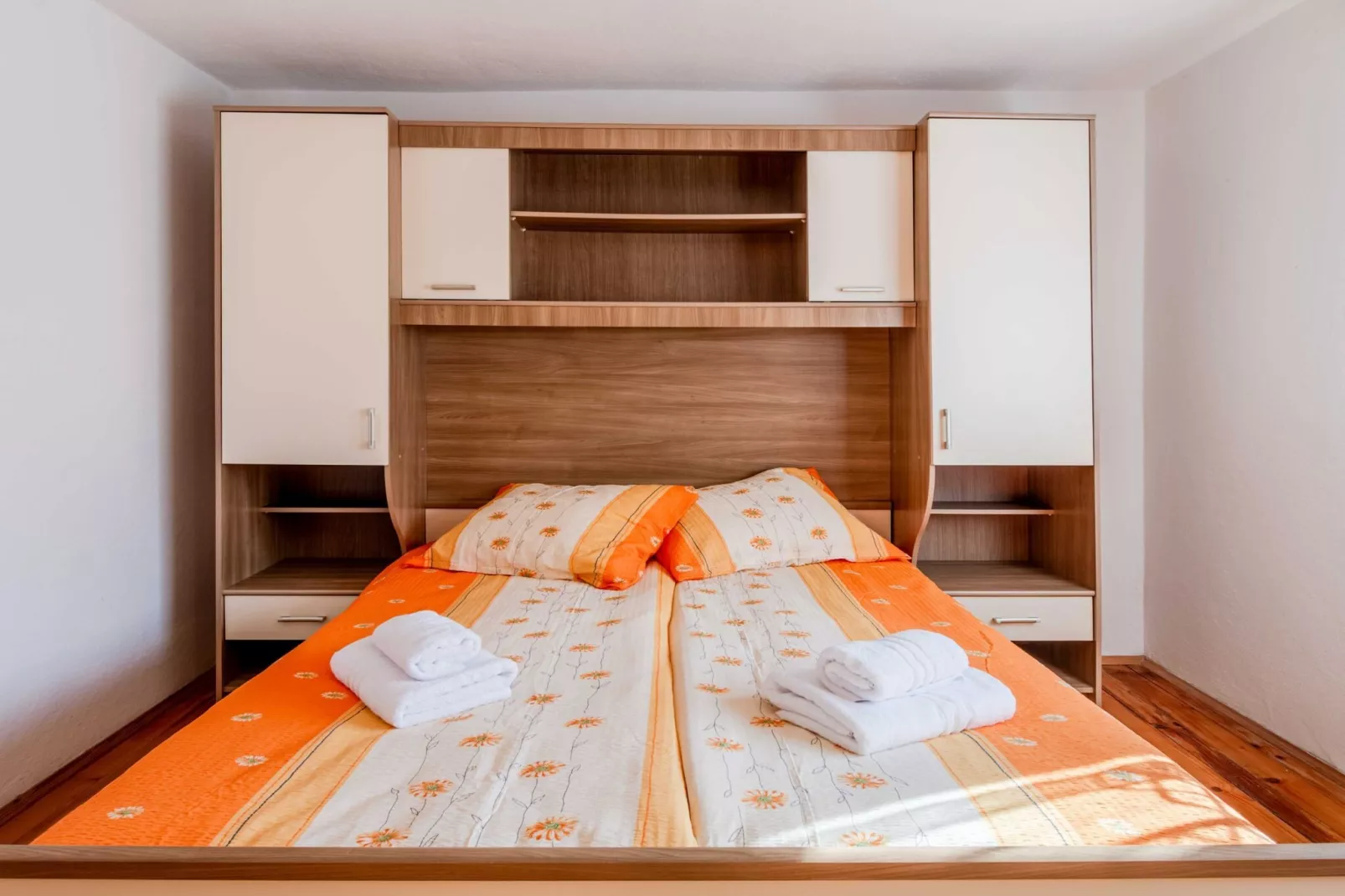 Nature Hideaway Holiday Homes with Sauna - Two Bedroom Holiday Home (owner Liza)-Slaapkamer