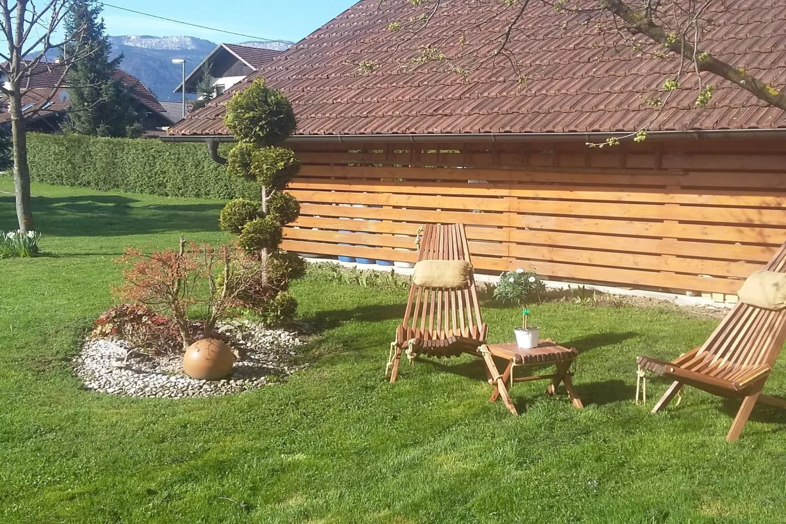 Sunny and Comfortable Apartment with Terrace and Garden - Two Bedroom Apartment with Terrace-Buitenlucht