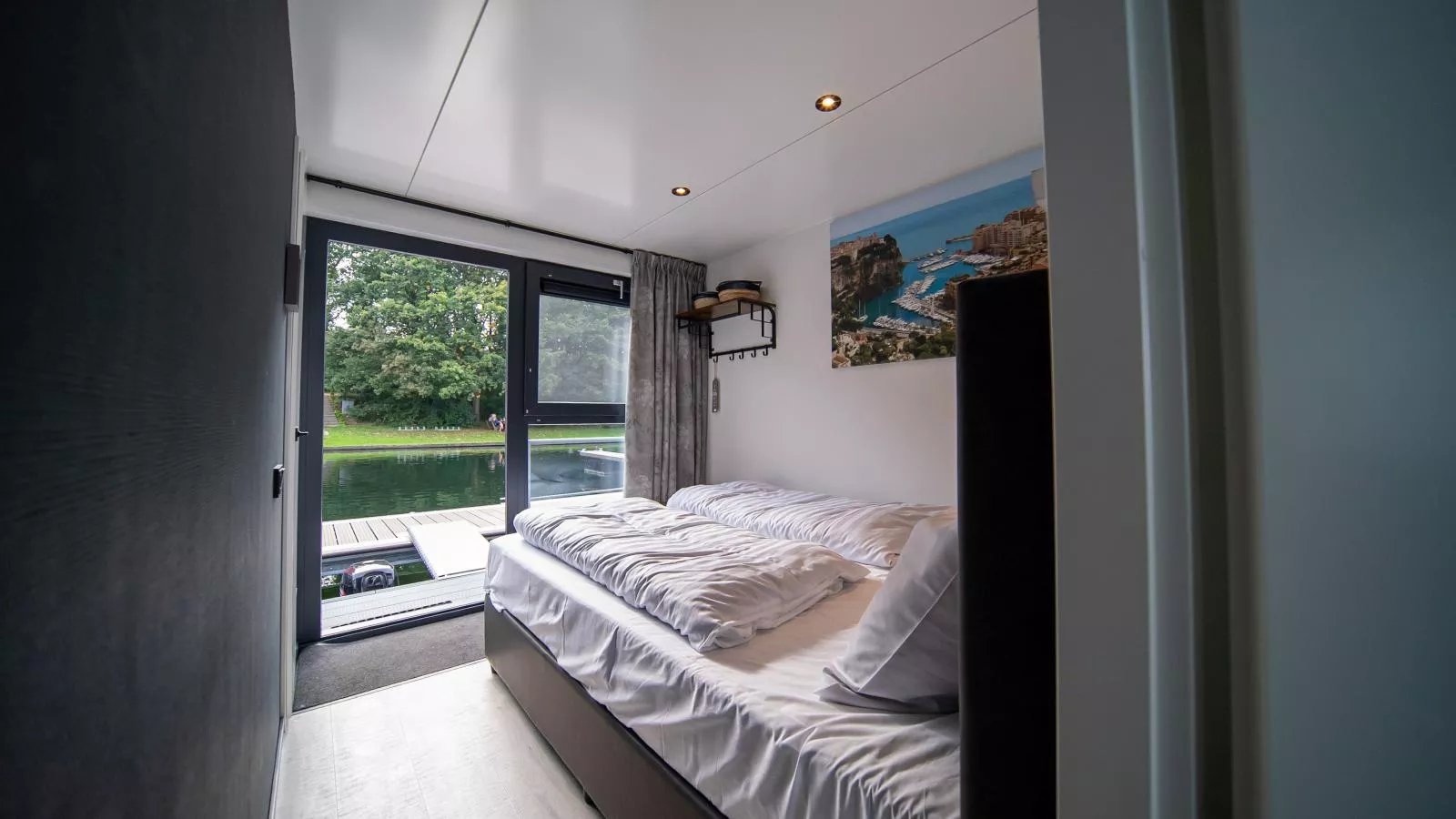 Floating in Limburg - hottub-Slaapkamer