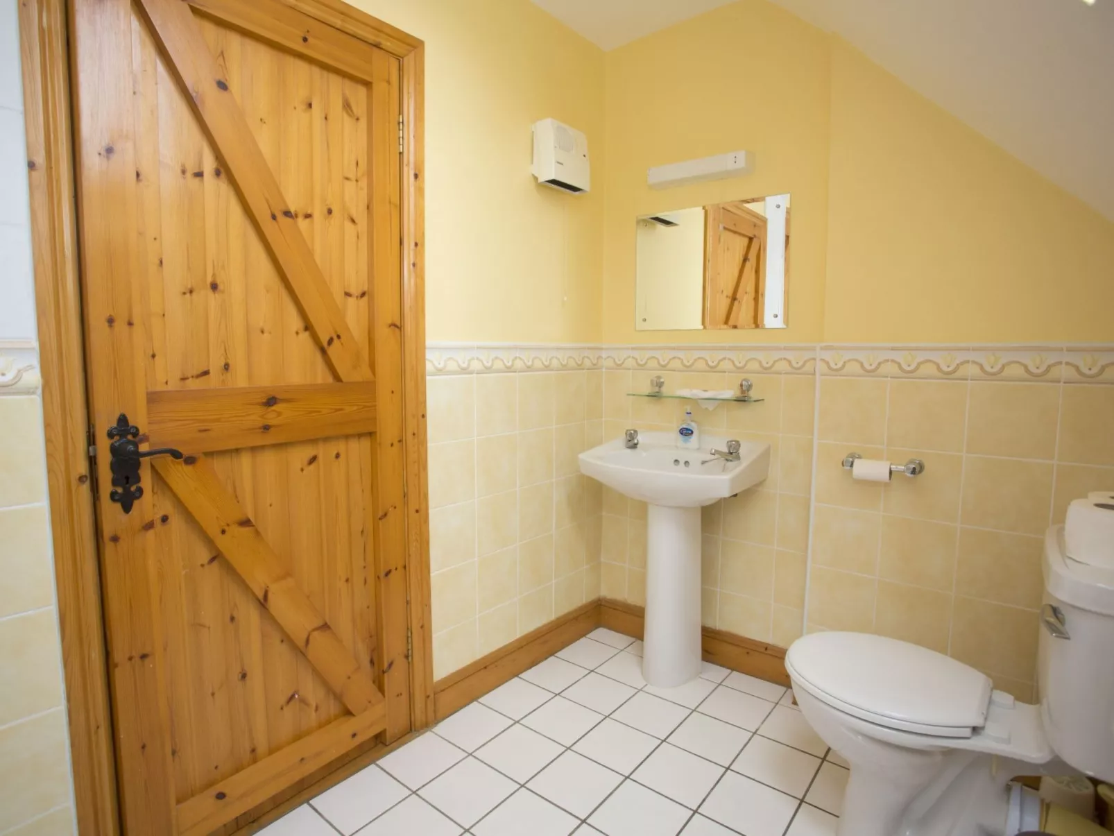 Willow Grove HC No. 3-Binnen