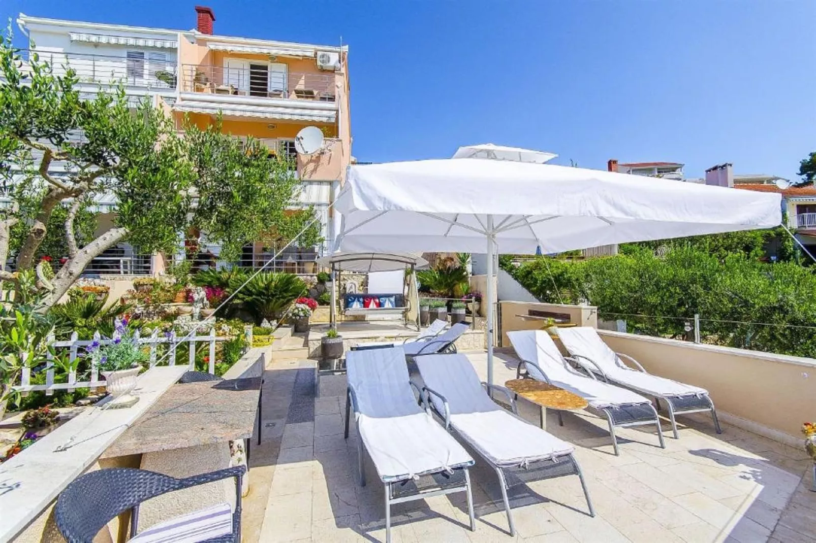 Apartments Nives -Standard Two Bedroom Apartment   (A1)-Terras