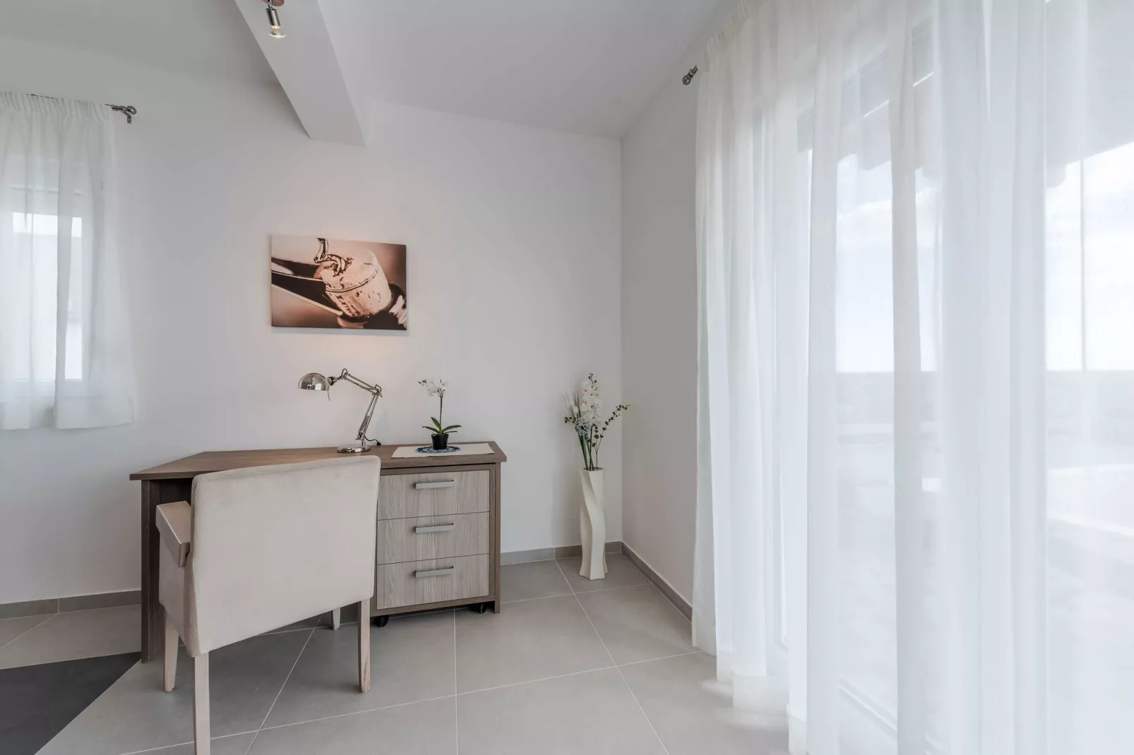 Luxury Escape with Swimming Pool & Modern Design - Four Bedroom Villa with Sea View and Private Pool ( Villa 8)-Woonkamer