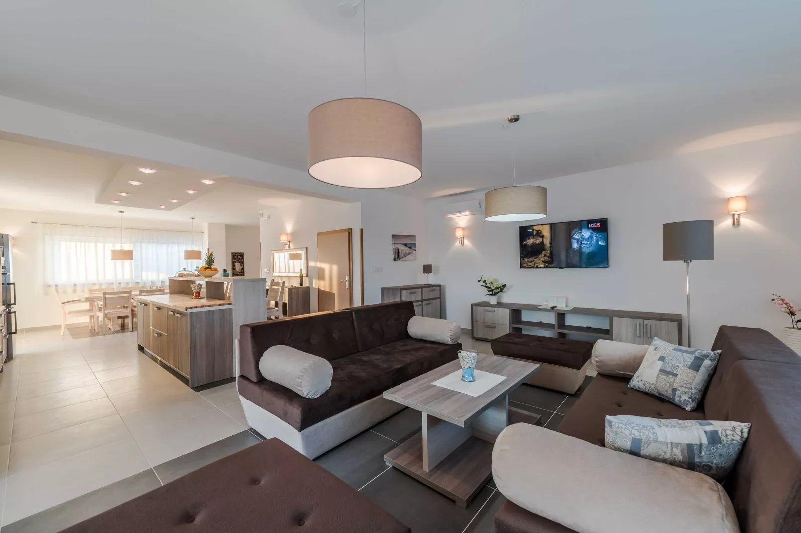 Luxury Escape with Swimming Pool & Modern Design -Deluxe Four Bedroom Villa with Private Pool (Villa 6)-Woonkamer