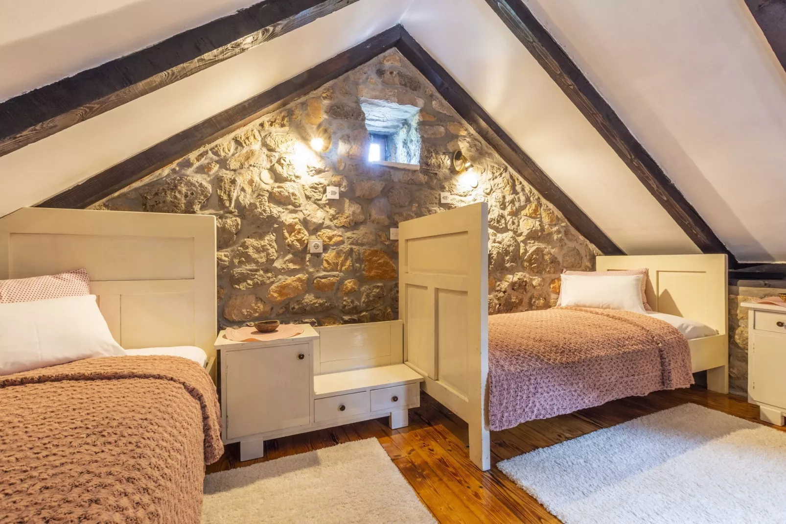 Rustical Resort Kokorići with Shared Outdoor Swimming Pool - One Bedroom Apartment-Slaapkamer