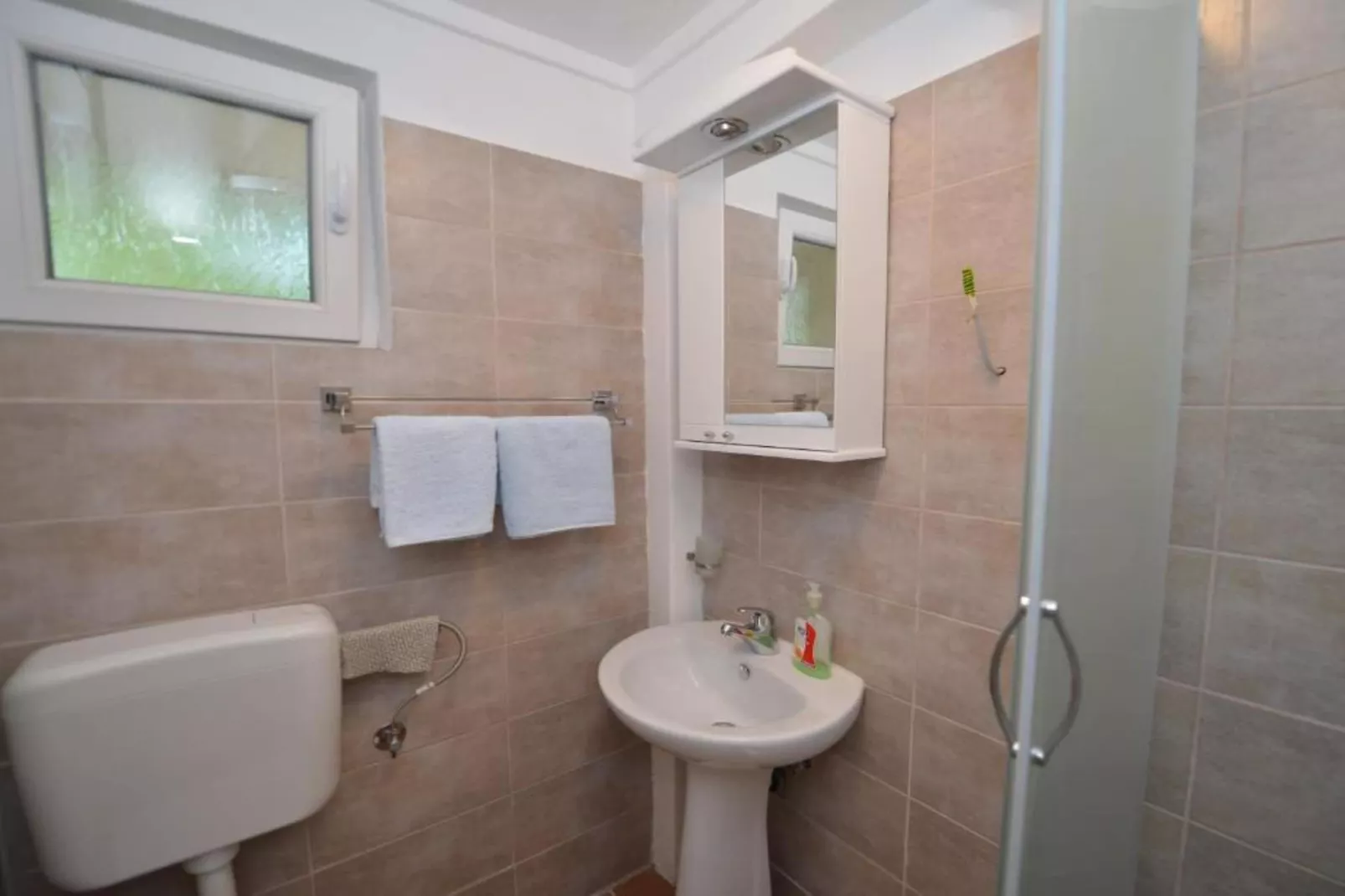 Tivat Bliss Apartments Close to Beach - Studio with Balcony-Badkamer