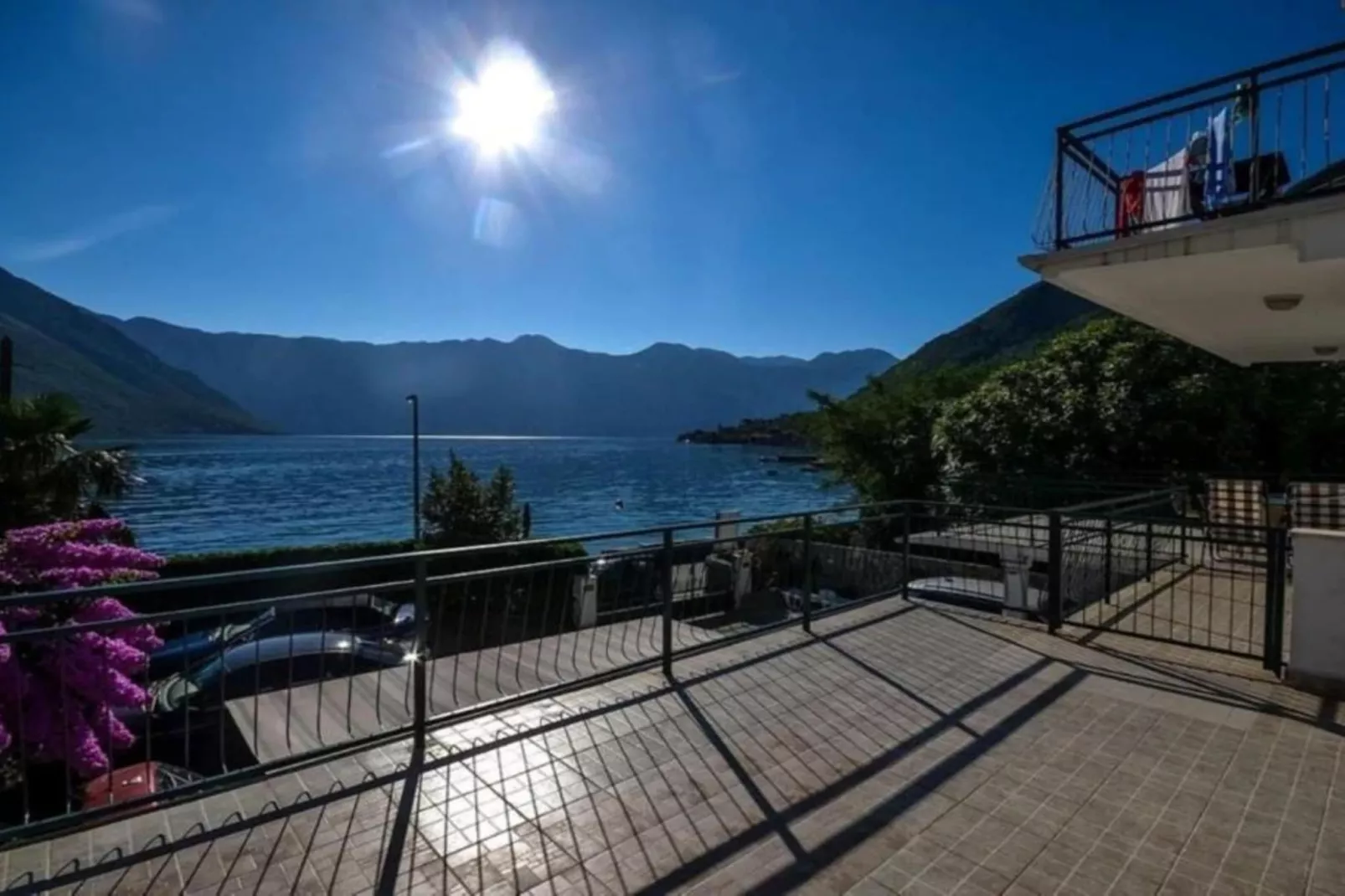 Charming Seaside Escape in Kotor - One Bedroom Apartment with Sea View 1-Buitenlucht