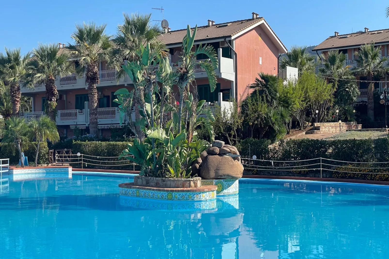 Rais Gerbi Appartamento-Buitenkant zomer