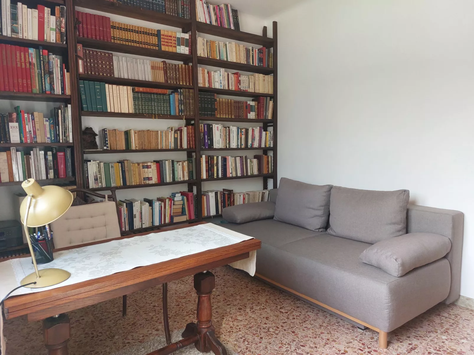 Les Pierres Fleuries-Binnen