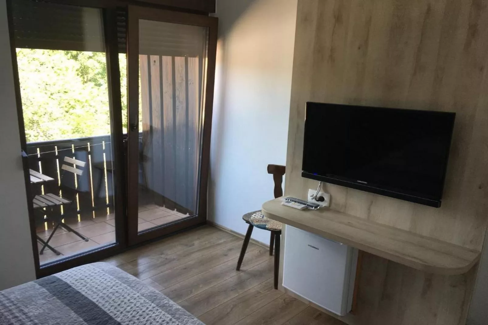 Guesthouse Family Bosnic - Duplex Family Room with Balcony - Gallery - 1-Binnen