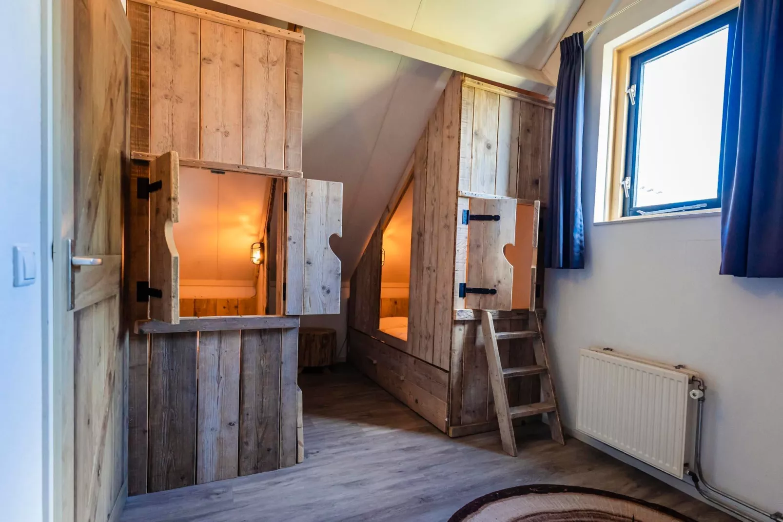 6 - Persons Lakeside Child-friendly Bungalow-Slaapkamer