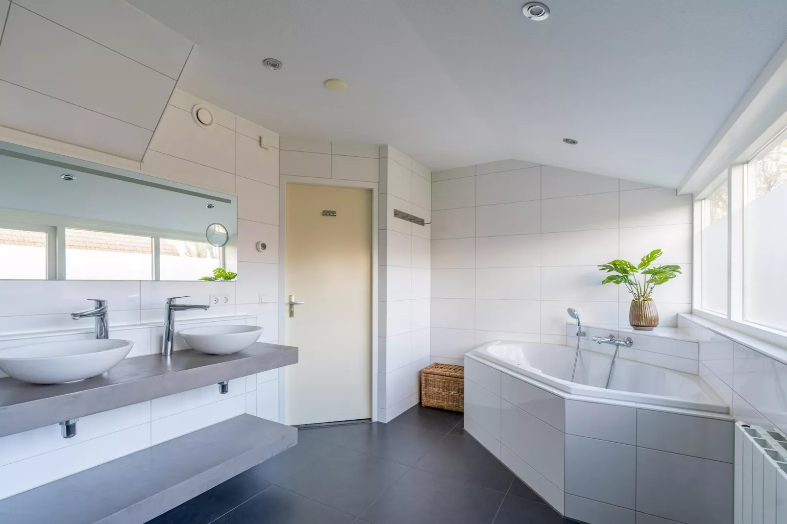 Kamperfoelie 43-Badkamer