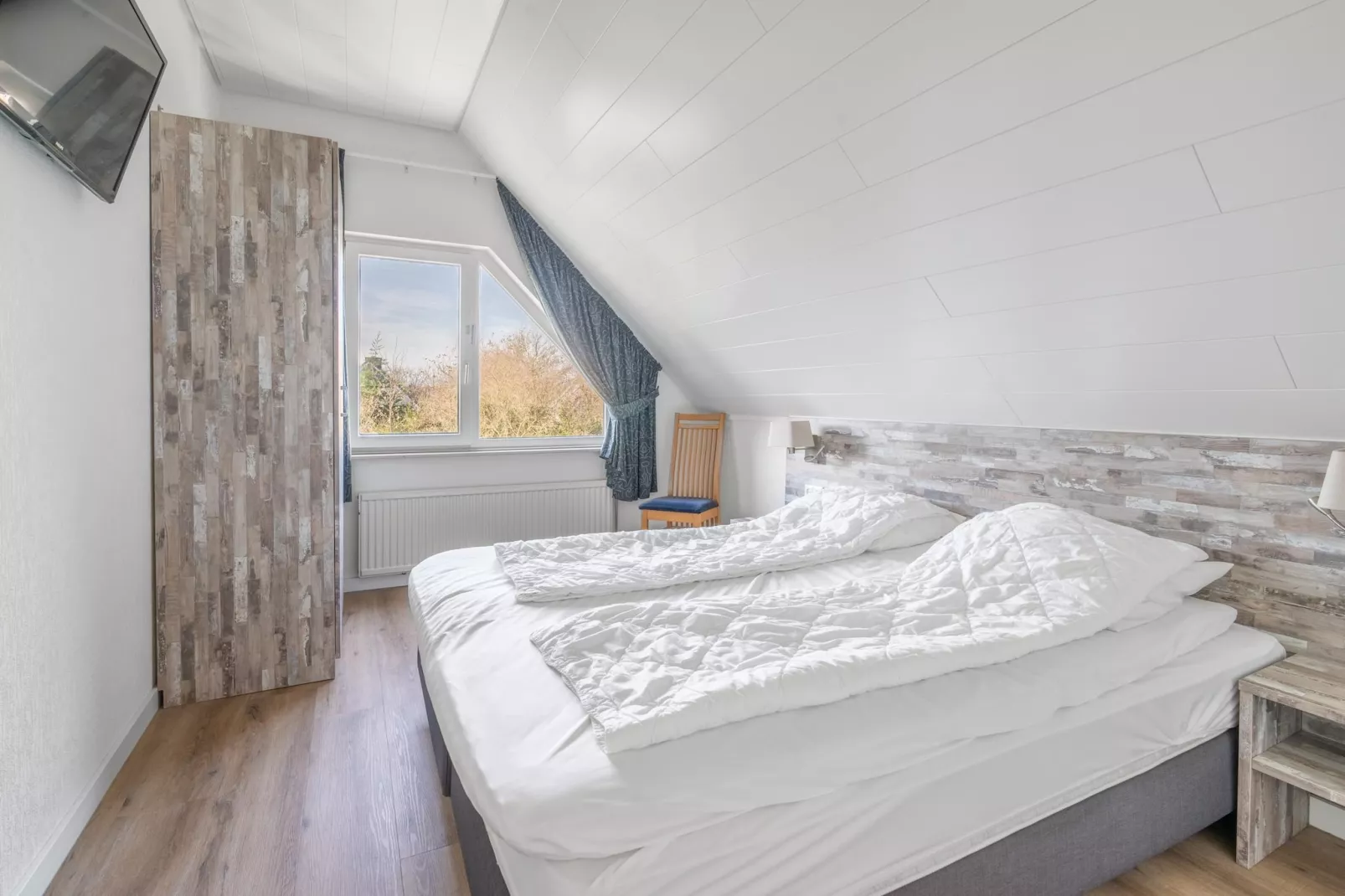 Kamperfoelie 97-Slaapkamer