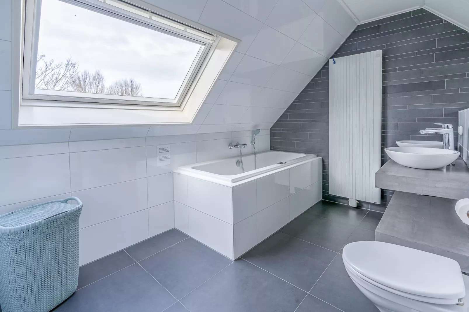 Kamperfoelie 49-Badkamer