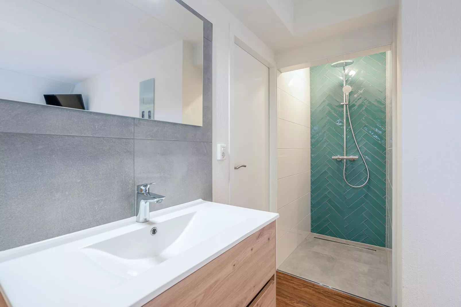 Kamperfoelie 51-Badkamer