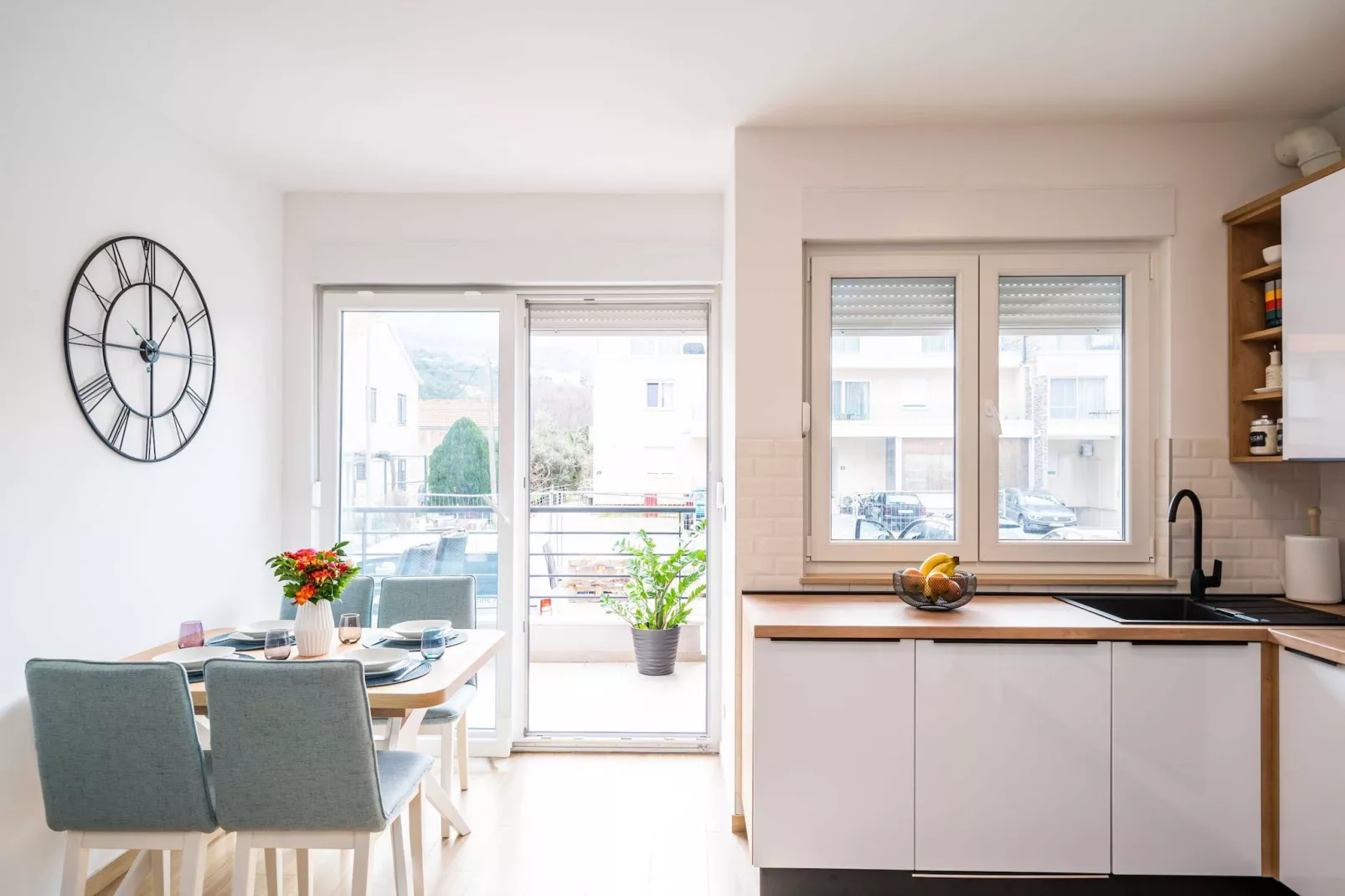 Apartment Zoric - Two Bedroom Apartment with Balcony-Keuken