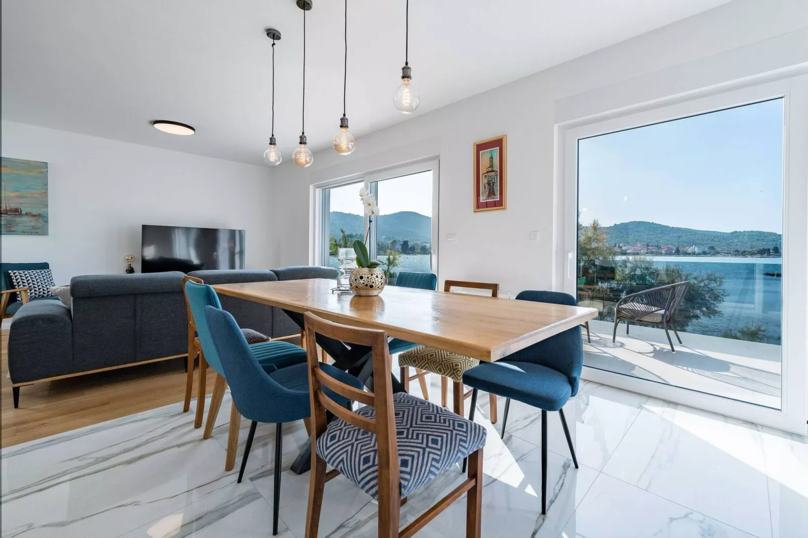 Sea view Villa Tala-Eetkamer