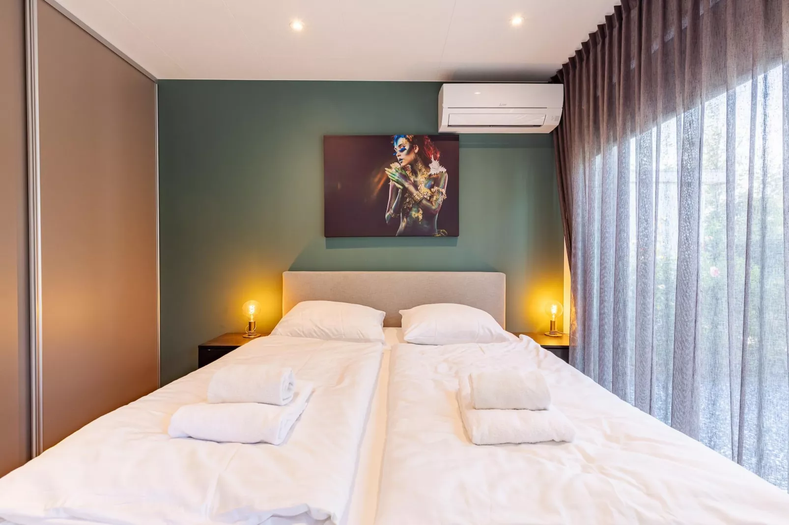 Chalet Julianahoeve | Beachhouse Renesse 2645-Slaapkamer