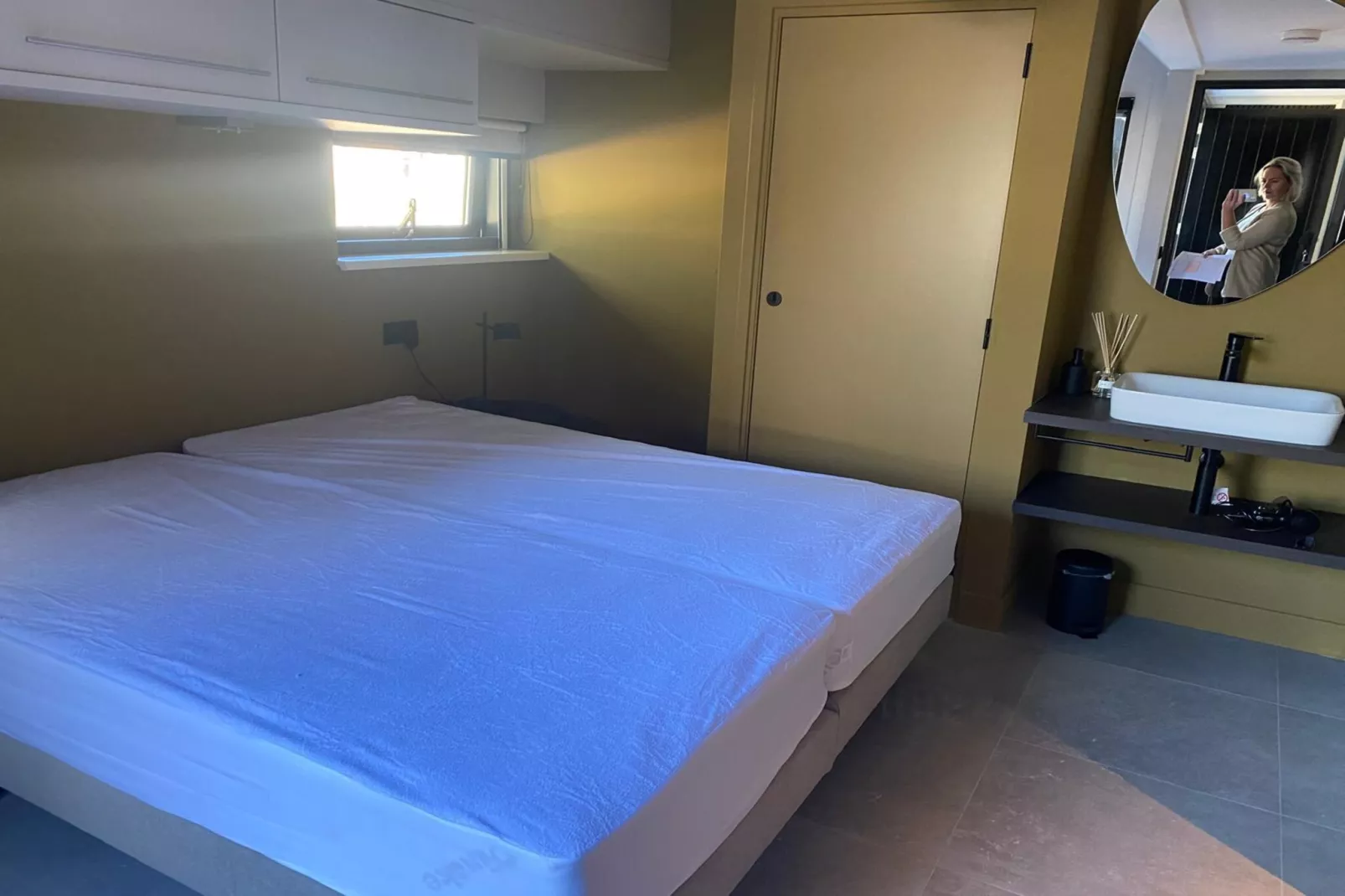 Sun (6p)-Image-tags.