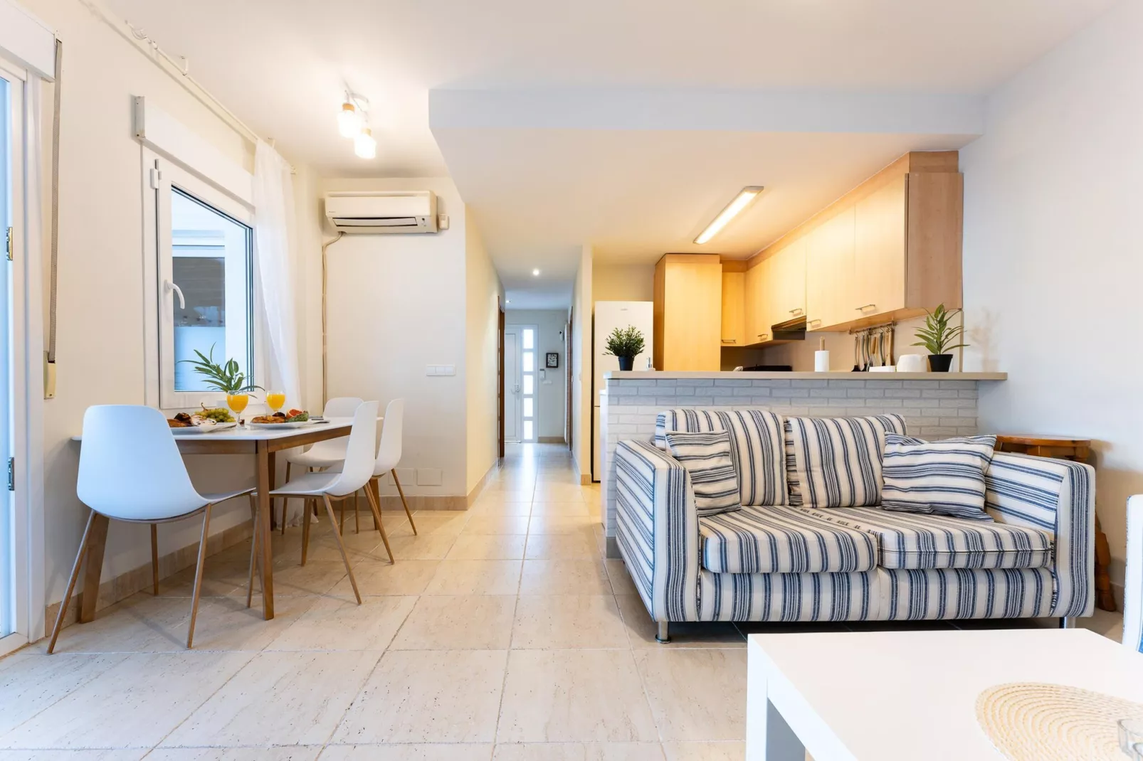 CT 337 GR - Faro's Fuente Almuñecar Apartment - Seaviews-Woonkamer